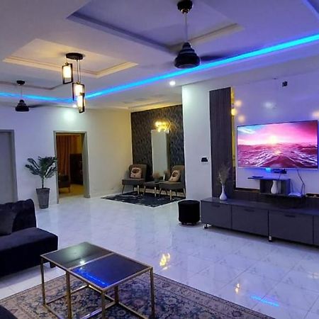 Velvet Vibes Villa Near Islamabad Airport Dhok Sandemar ภายนอก รูปภาพ
