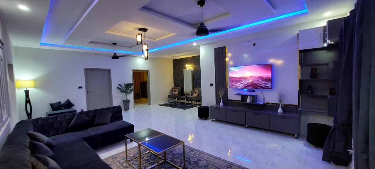 Velvet Vibes Villa Near Islamabad Airport Dhok Sandemar ภายนอก รูปภาพ