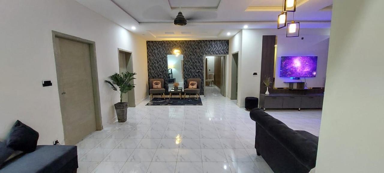 Velvet Vibes Villa Near Islamabad Airport Dhok Sandemar ภายนอก รูปภาพ
