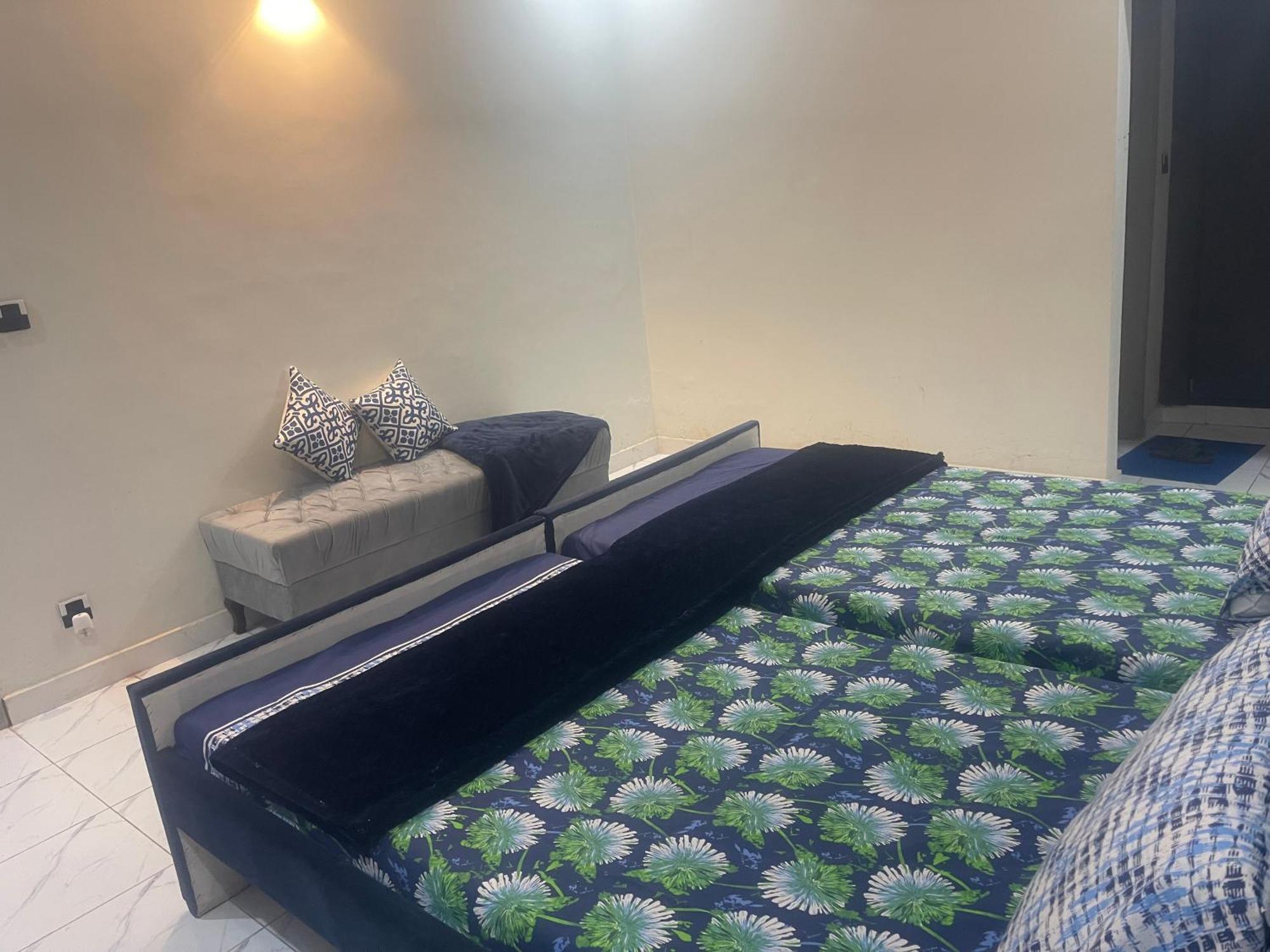 Velvet Vibes Villa Near Islamabad Airport Dhok Sandemar ภายนอก รูปภาพ